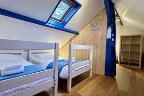 3 chambres, fer et planche Ă repasser, Wi-Fi, draps fournis