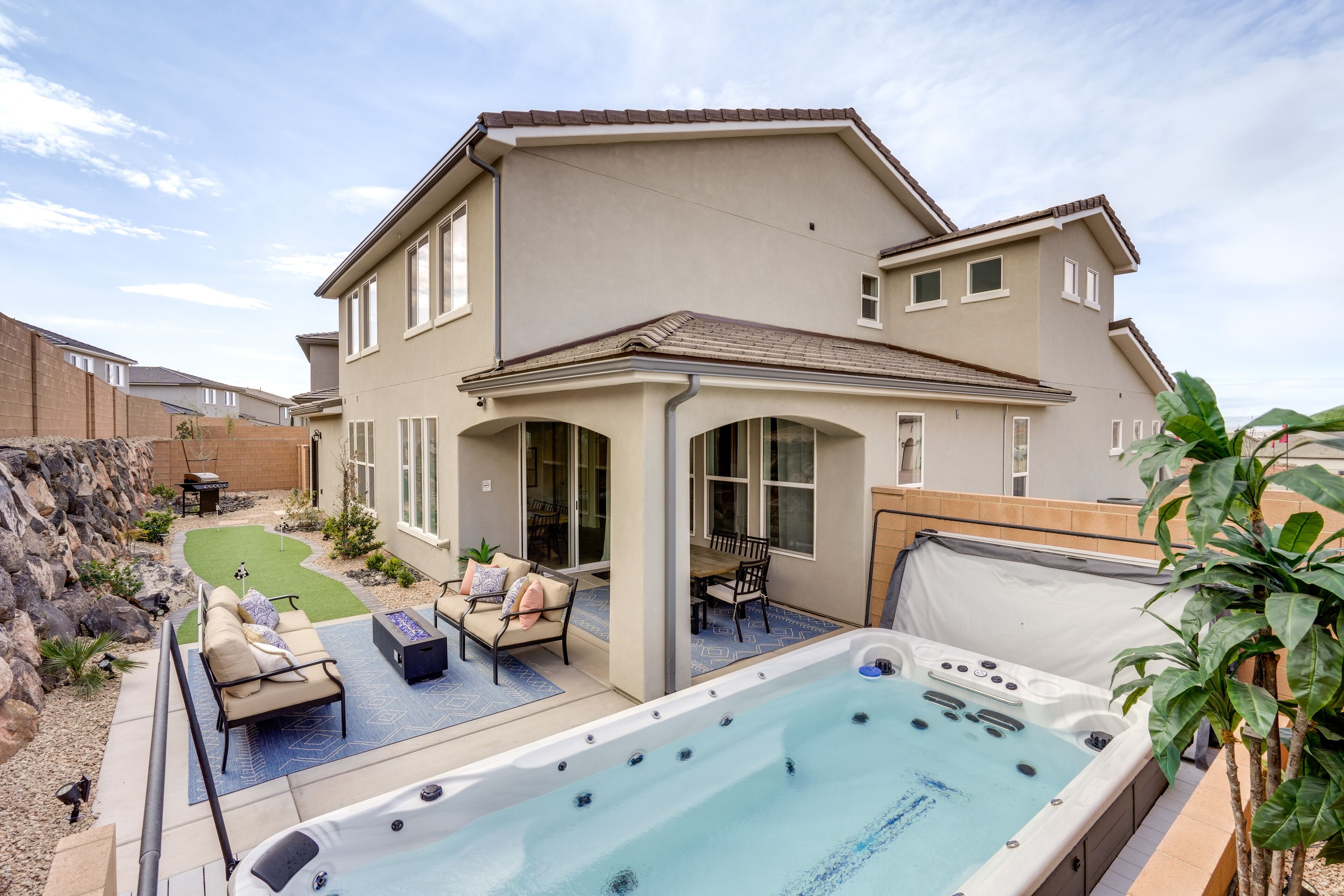 Washington Home w/ Swim Spa - Near Hiking Trails!
