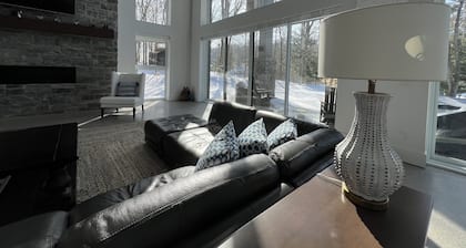Muskoka Modern Luxury Lake House Cottage