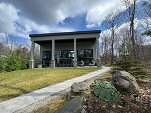 Exterior - Muskoka Modern Luxury Lake House Cottage (Port Carling)