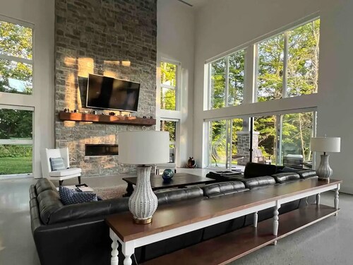 Muskoka Modern Luxury Lake House Cottage