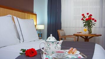 Honeymoon Double or Twin Room, 1 Double Bed | Free WiFi, bed sheets