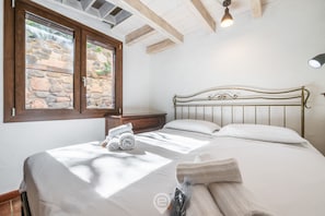 3 bedrooms, iron/ironing board, WiFi, bed sheets - Villa La Perla (Torre Delle Stelle (Maracalagonis))