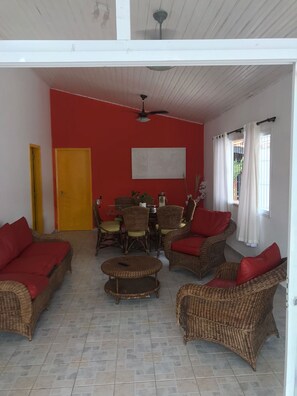 Interior - Casa C/piscina - 2 Quadras da Praia Guarujá - Enseada (Balneario Guarujá Guarujá)