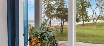 Beachside Condo Downtown with Lake Michigan Views