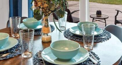 Beachside Condo Downtown with Lake Michigan Views