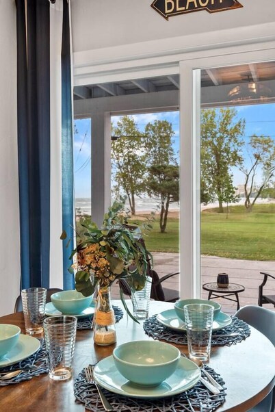 Beachside Condo Downtown with Lake Michigan Views