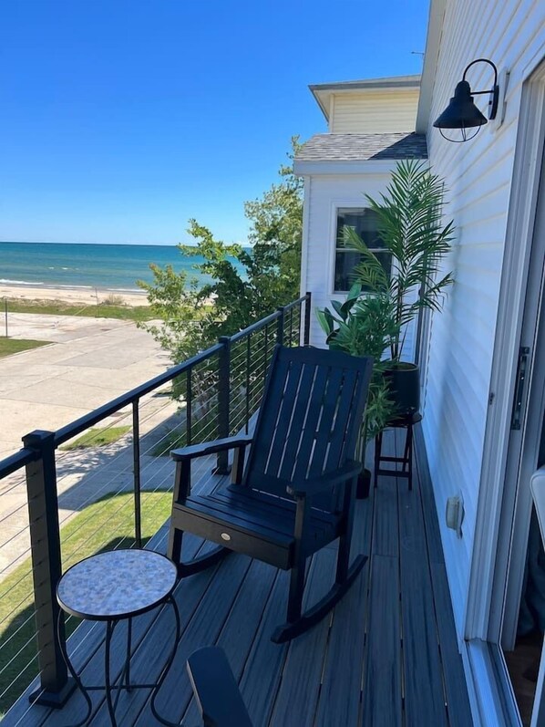 Terrace/patio - Beachside Condo w/ Stunning Lake Views (Sheboygan)