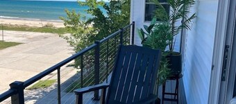 Beachside Condo w/ Stunning Lake Views