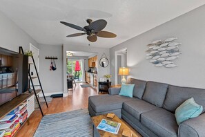 Smart TV, fireplace - Beachside Condo w/ Stunning Lake Views (Sheboygan)