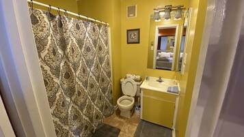 Hårføner, håndklær, såpe og sjampo