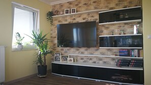 Interior - 2 bedroom apartment, balcony, parking.  (Poznan)