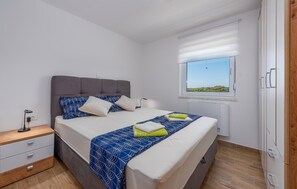 3 bedrooms, free WiFi, bed sheets - 3 bedroom lovely apartment in Mandre (Mandre)