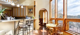 SkyMountain Lodge with Hot Tub and Infrared Sauna