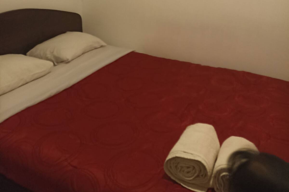 Standaard tweepersoonskamer | Verduisterende gordijnen, gratis wifi, beddengoed, rolstoeltoegankelijk