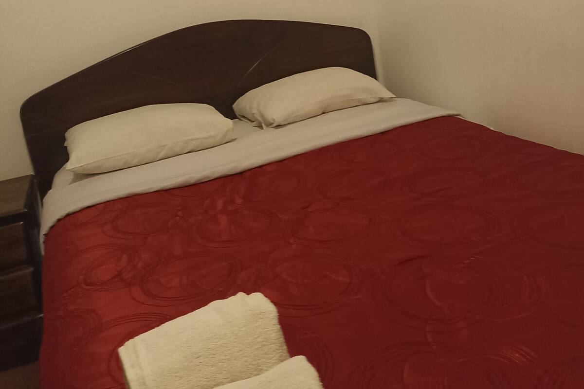 Habitación estándar doble | Cortinas opacas, wifi gratis, ropa de cama