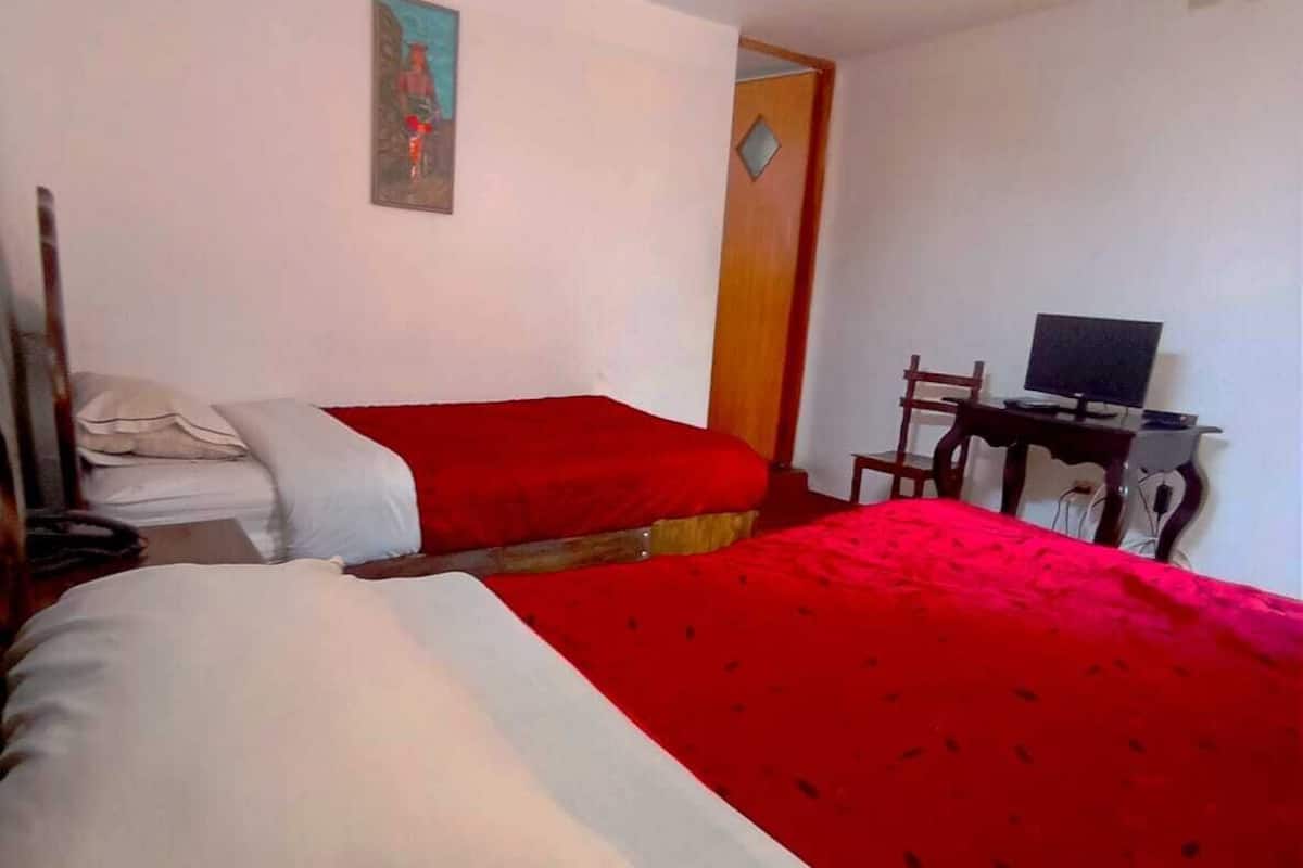 Standaard vierpersoonskamer | Verduisterende gordijnen, gratis wifi, beddengoed, rolstoeltoegankelijk