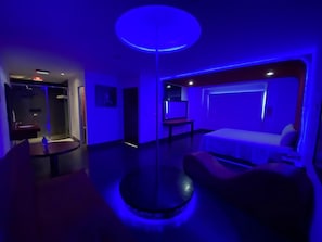 Elite Room | Hypo-allergenic bedding, desk, laptop workspace, free WiFi - Autohotel Frances (Tenosique)