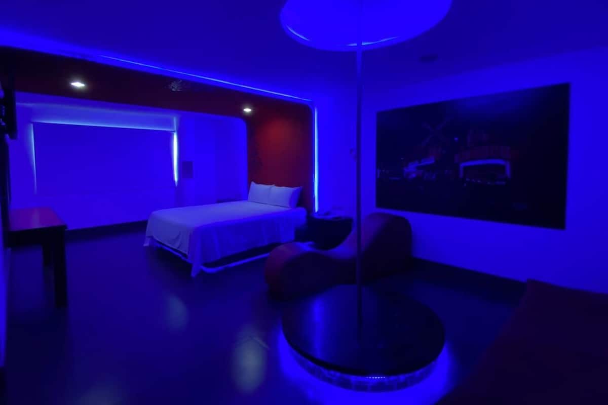 Elite Room | Hypo-allergenic bedding available, desk, laptop workspace, WiFi (free)