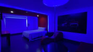 Elite Room | Hypo-allergenic bedding, desk, laptop workspace, free WiFi