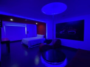 Elite Room | Hypo-allergenic bedding, desk, laptop workspace, free WiFi - Autohotel Frances (Tenosique)