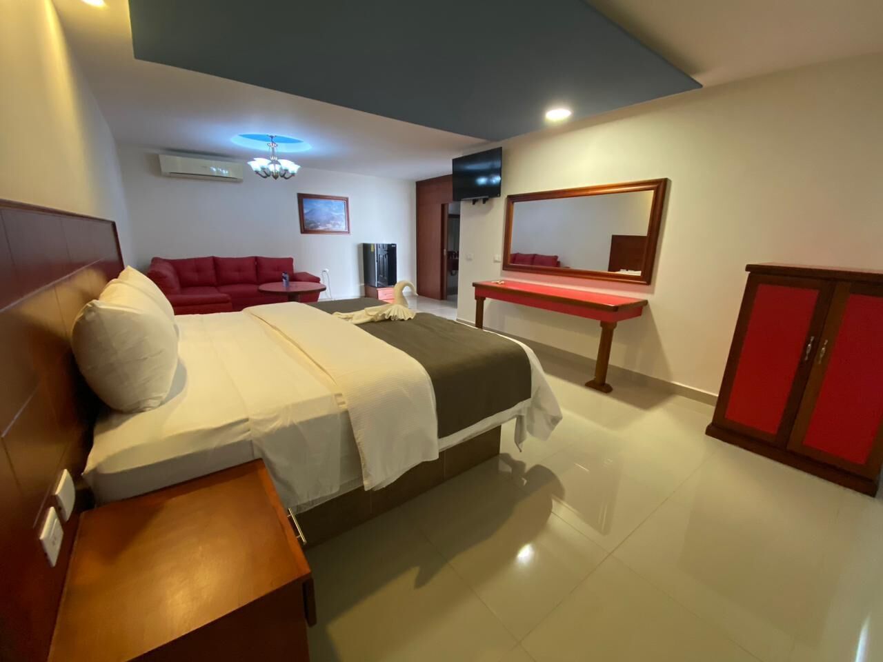 Habitación estándar, vistas al jardín | Ropa de cama hipoalergénica y escritorio