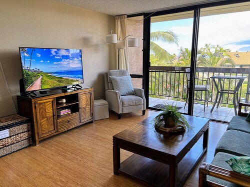 Sunset in Maui; 1br condo, walk to beach and surf