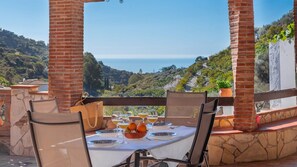 Outdoor dining - Cortijo El Verdial Torrox by Ruralidays (Málaga)