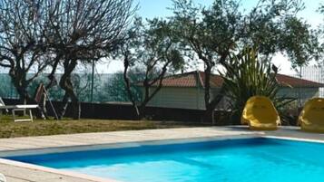 Een verwarmd zwembad