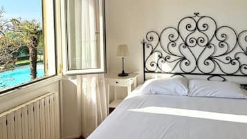 3 bedrooms, bed sheets