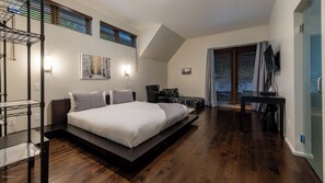 3 室のベッドルーム、アイロン / アイロン台、WiFi、ベッドシーツ