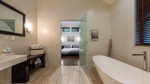 ヘアドライヤー、タオル