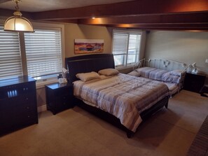 9 chambres, fer et planche à repasser, Wi-Fi, draps fournis