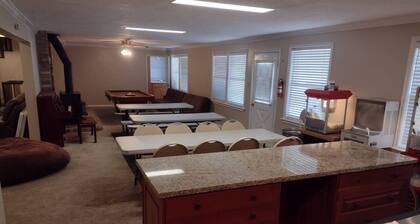 4B Miracle Lodge-Indoor Court-Stay&Play Together-Staycation/Reunions/Events/Ski