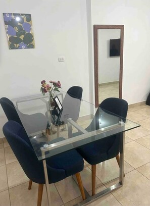 Interior - BETSY DENISS (Ica)