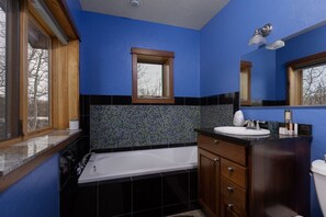 Hårføner og håndklær