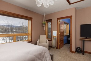 3 室のベッドルーム、デスク、アイロン / アイロン台、WiFi (無料)