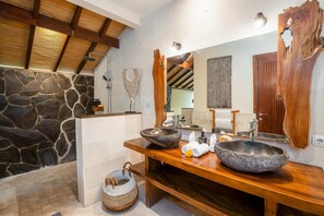 Basic-Villa | Badezimmer
