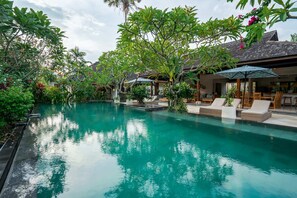 Basic-Villa | Pool