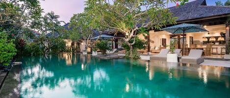 基本別墅 | 游泳池 | 室外游泳池