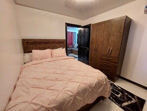 2 bedrooms, iron/ironing board, WiFi, bed sheets