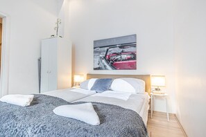 1 bedroom, WiFi, bed sheets