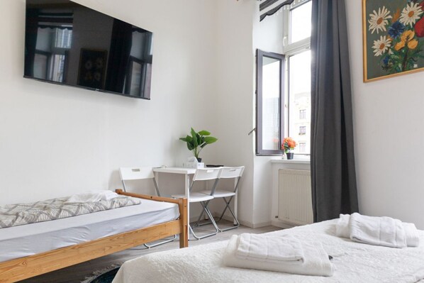 1 quarto, Wi-Fi de cortesia, roupa de cama