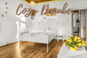 2 chambres, fer et planche à repasser, Wi-Fi, draps fournis