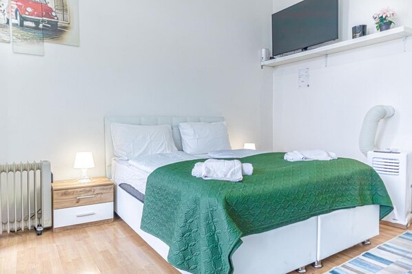 1 bedroom, WiFi, bed sheets