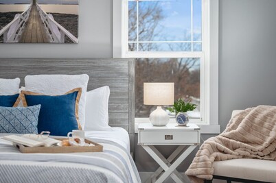 The Harbor 3BR Townhouse Near Downtown Beaches Wineries