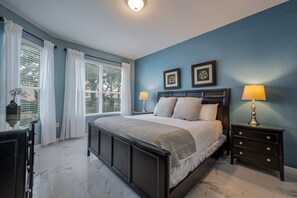 5 bedrooms, desk, iron/ironing board, travel crib