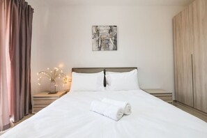 1 chambre, fer et planche Ă repasser, Wi-Fi gratuit, draps fournis