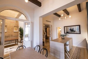 Dining - Harbour Mansion 2 bedroom Maisonette (Birgu)