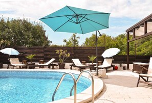 Pool - Holiday apartment with pool, barbecue and fitness equipment for shared use (Barbariga)
